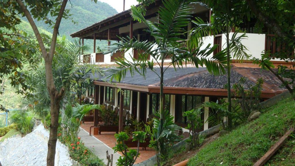 Tribal Hills Mountain Resort Puerto Galera Esterno foto
