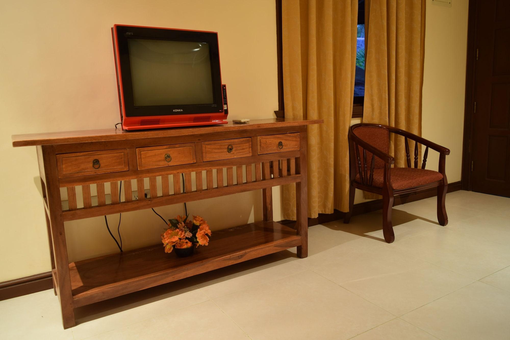 Tribal Hills Mountain Resort Puerto Galera Esterno foto